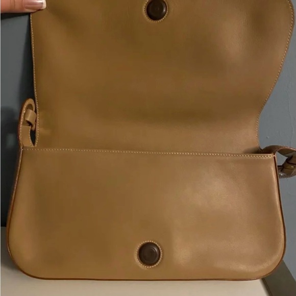 Salvatore Ferragamo Camel Brown Leather Shoulder Bag - Picture 8 of 10